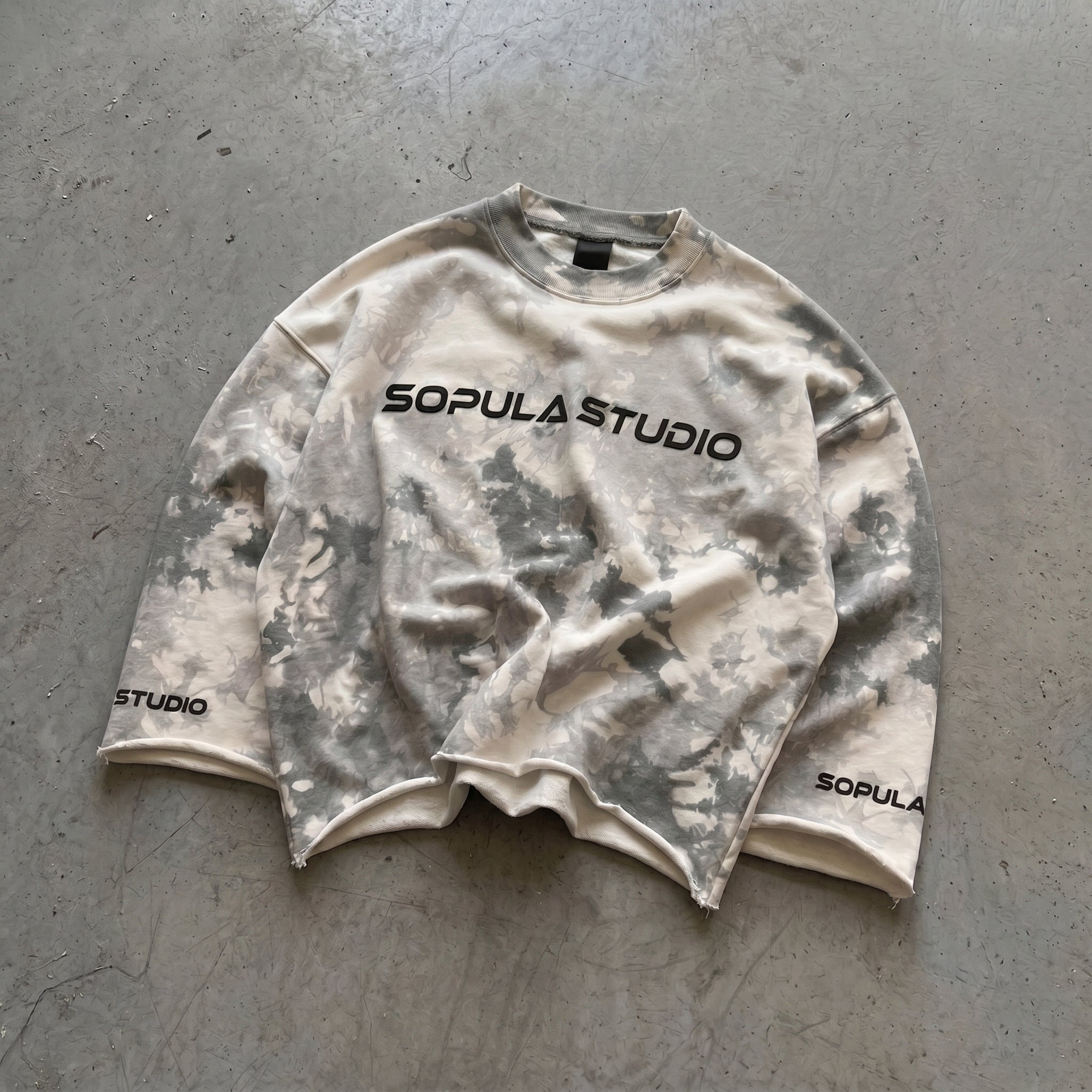 Camouflage Marble Texture Graphic Boxy Crop Crimped Edge T-shirt