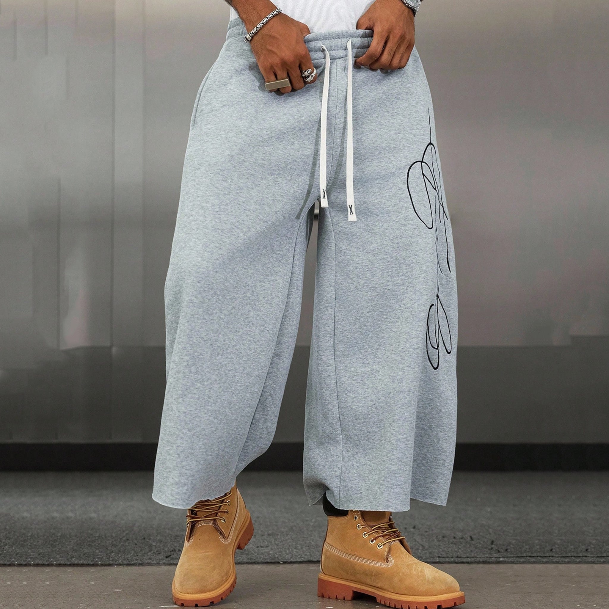Men's Fashion Letter Drawstring Loose 3/4 Shorts