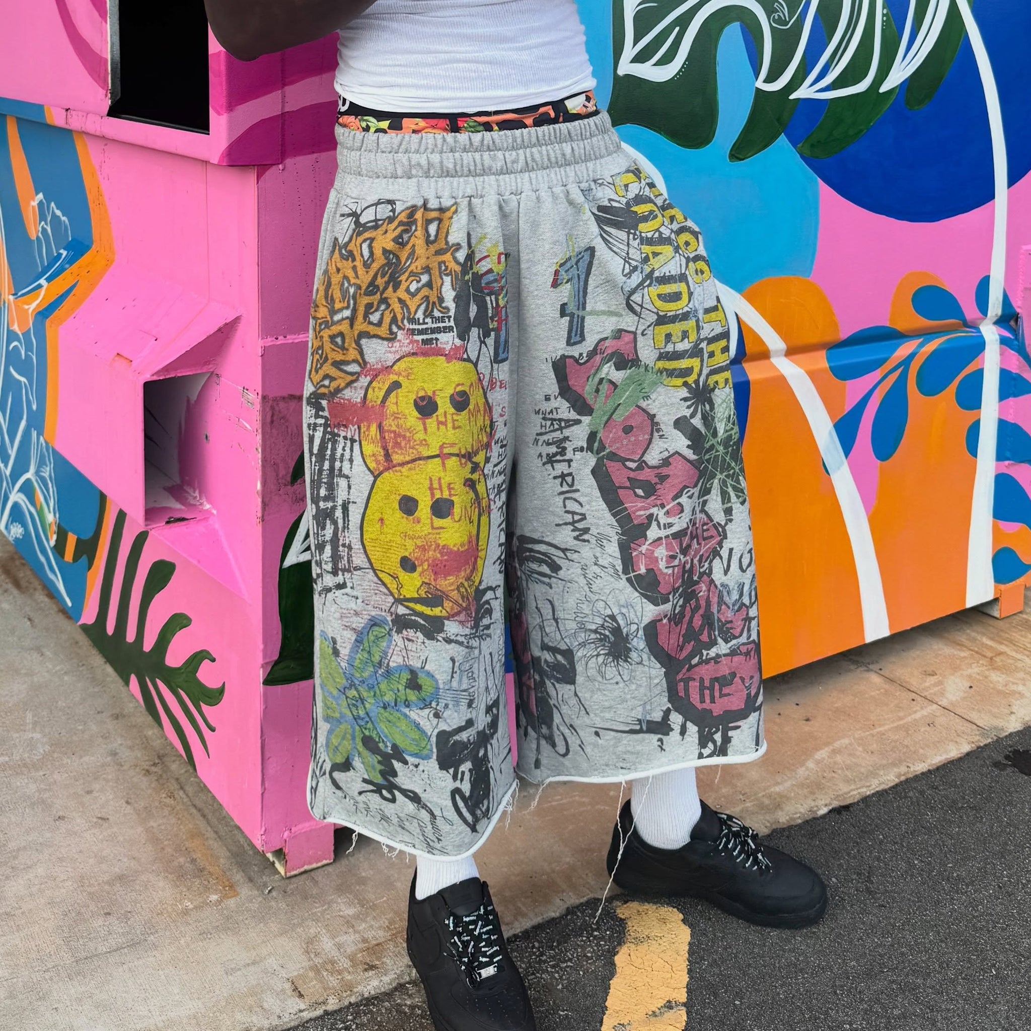 Vertabrae Casual Graffiti Print Streetwear Hip Hop Smiley Face Cotton Shorts