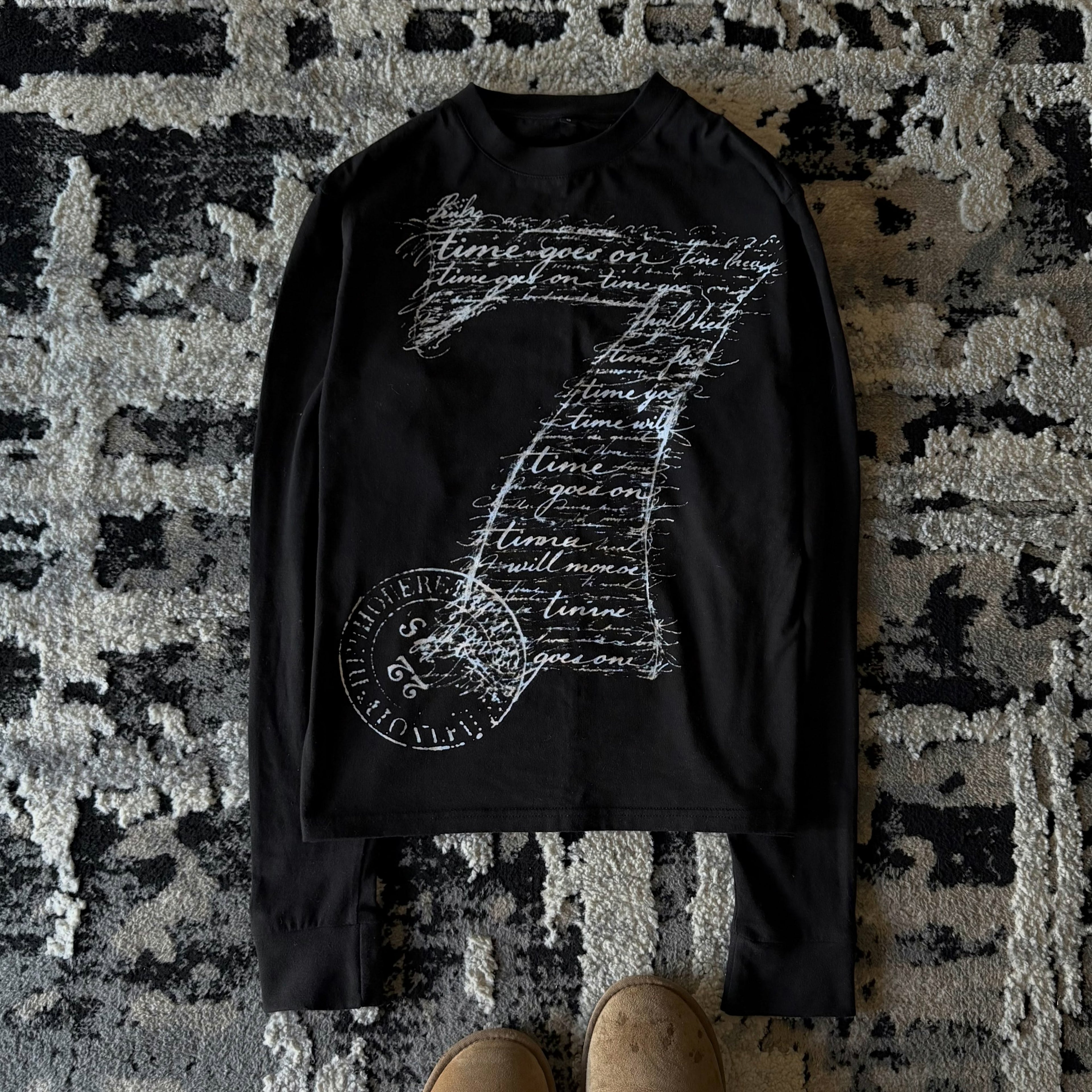 7-digit Graphic Long-sleeved T-shirt