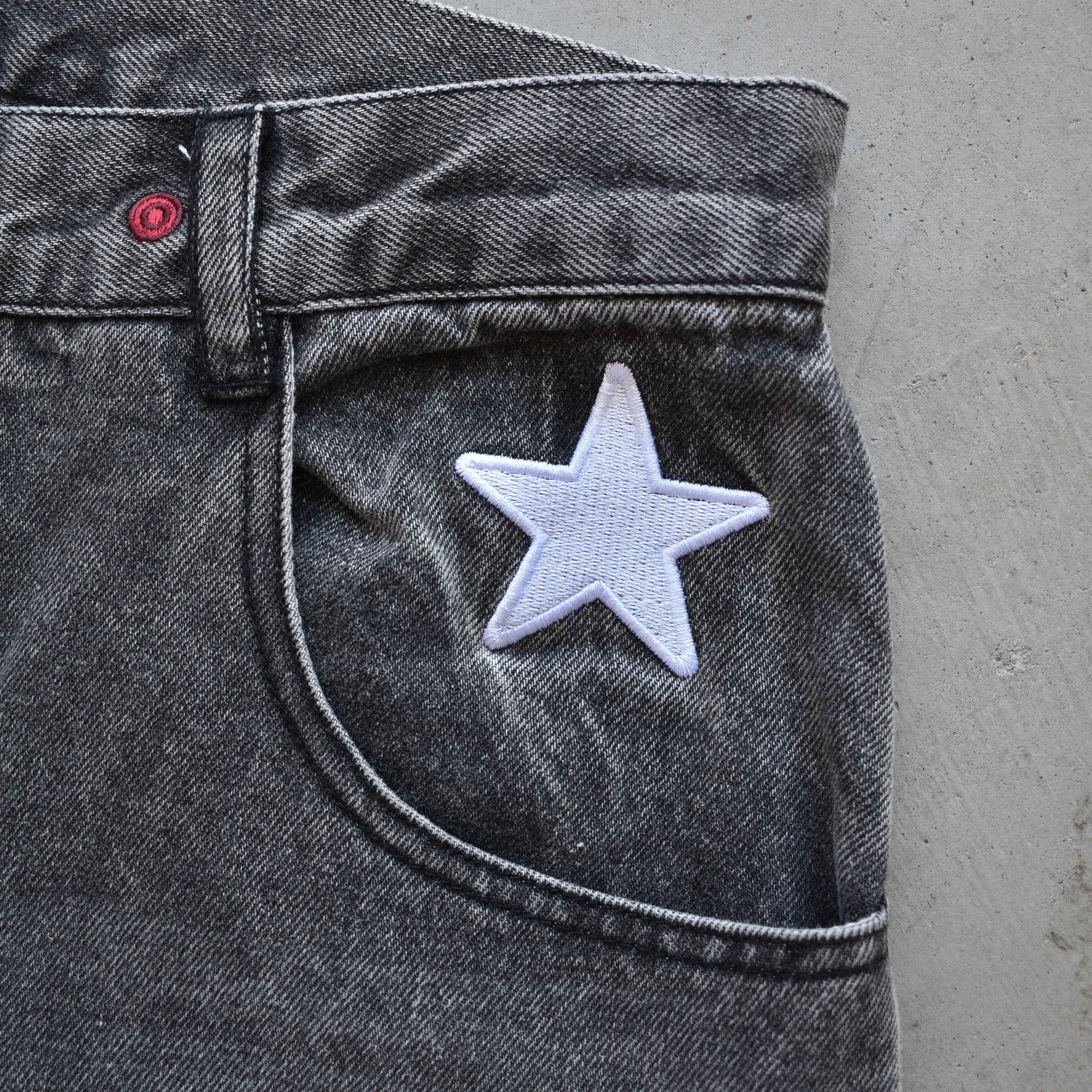 Men's Fashion Embroidered Drawstring  Chariot Jeans