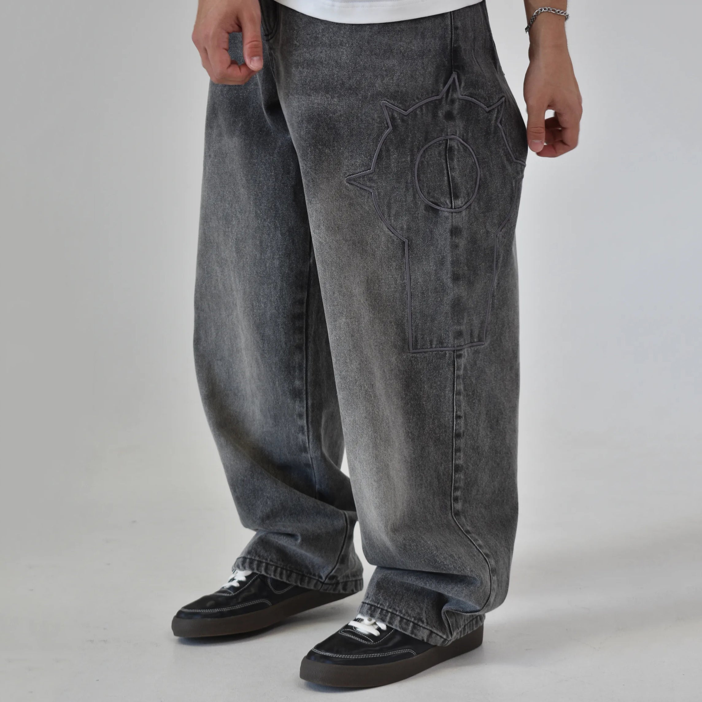 Men's Fashion Embroidered Drawstring  Chariot Jeans
