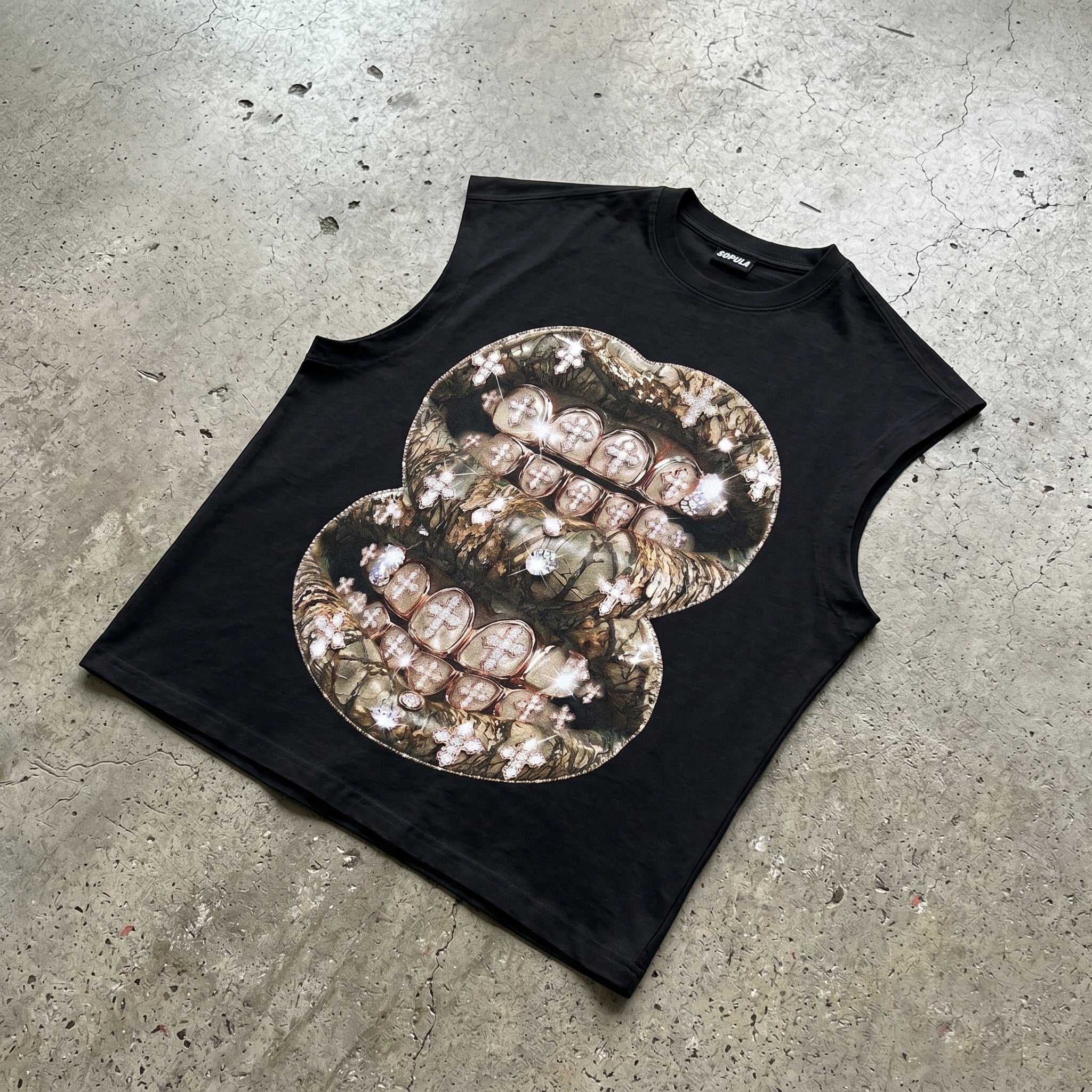 Tree Bark Camo Diamond Lips Graphic Tank Top